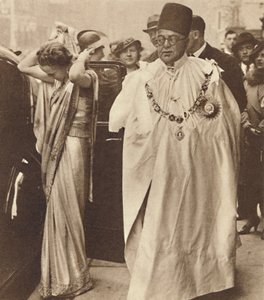 S.A. le prince Aga Khan et la Bégum Aga Khan, 12 mai 1937 - Unbekannt