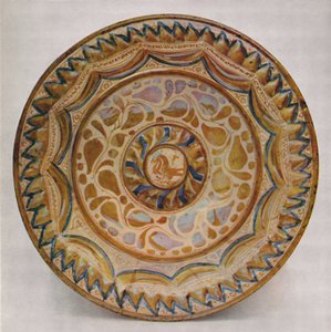 Plat lustre hispano-mauresque avec bordure en écailles de poisson bleues. 15e siècle, 1928 - Unbekannt
