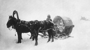 Traîneau tiré par des chevaux kibitka, Sibérie, Russie, années 1890