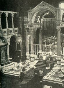 Dans la cathédrale de Westminster, vers 1948