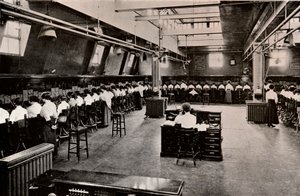 Dans un grand central téléphonique, vers 1916 - Unbekannt