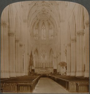 Intérieur de la plus belle structure gothique aux États-Unis - Cathédrale Saint-Patrick, New York, vers 1900