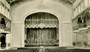 Vue intérieure du théâtre dans la Maison du Peuple Nicolas II, Saint-Pétersbourg, Russie, années 1900 - Unbekannt