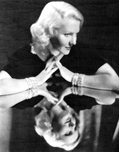 Jean Arthur, actrice américaine, 1934-1935