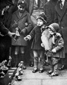 Vendeur de jouets au bord du trottoir, Holborn, Londres, 1926-1927 - Unbekannt
