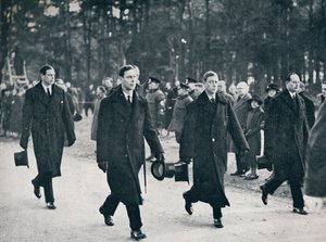 Le roi Édouard VIII et ses trois frères suivent le chariot funèbre, 1936 - Unbekannt