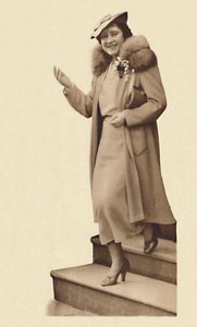 Départ du n°3 Belgrave Square, pour le baptême de la princesse Alexandra, 9 février 1937 - Unbekannt
