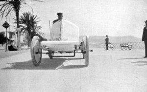 Léon Serpollet dans sa voiture à vapeur Gardner-Serpollet, Nice, 1903 - Unbekannt