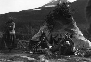 Femmes locales, Lyngen, nord de la Norvège, années 1920-1930