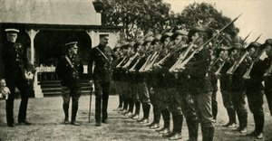 Lord Kitchener passant en revue les cadets australiens, Première Guerre mondiale, vers 1914 - Unbekannt