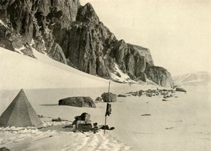 Dépôt du glacier inférieur. Les magasins étaient enterrés dans la neige, vers 1908, 1909 - Unbekannt