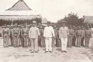 Chemin de fer Madeira-Mamoré : À la frontière Bolivie-Brésil : Officiers et soldats boliviens, 1914 - Unbekannt
