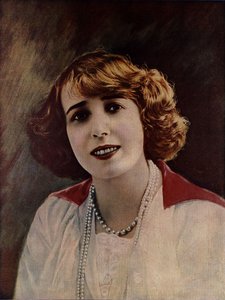Mademoiselle Mistinguett, 1913