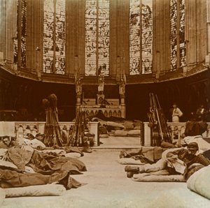 Caserne de fortune dans une église, Marne, nord de la France, 1914 - Unbekannt
