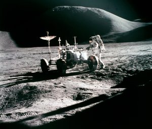 Vol spatial habité, USA, Apollo 15 astronaute Apollo 15 James Irwin, avec le Lunar Rover - Unbekannt