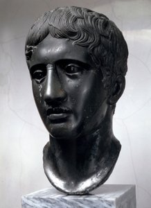 Tête en marbre de Doryphoros copie romaine d