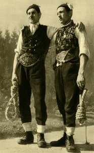 Hommes en costume traditionnel, Mühlviertel, Haute-Autriche, vers 1935 - Unbekannt