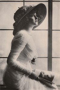 Mademoiselle Gabrielle Ray, 1883-1973, vers 1930