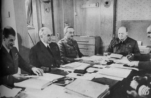 M. Churchill à une conférence à bord d