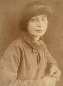 Natalia Sergeevna Goncharova à Paris, 1917 - Unbekannt