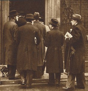 Journalistes au n° 10, décembre 1936
