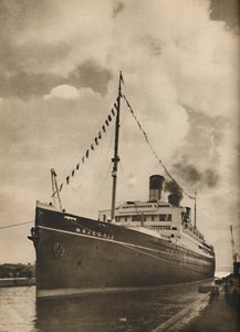 Un des plus grands navires à flot, le Majestic appartenant à la Cunard White Star Line, 1936