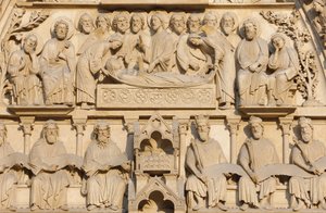 Cathédrale Notre-Dame de Paris aile ouest : Porte de la Vierge : Marie sur son lit de mort entourée de Jésus et des apôtres, Paris, France - Unbekannt