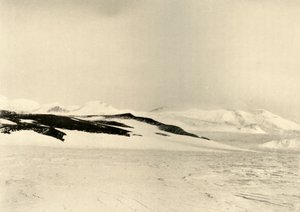 Partie de la chaîne de la reine Alexandra à 1500 pieds sur le glacier, vers 1908, 1909