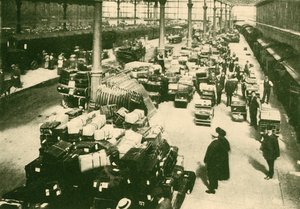 Bagages des passagers à la gare de Talbot Road, Blackpool, pendant la saison des vacances, 1930 - Unbekannt