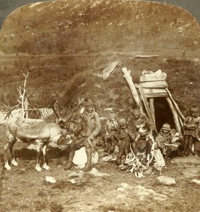 Peuple du Nord glacial - Maison et famille laponnes, près de Tromsø, Norvège, c1905
