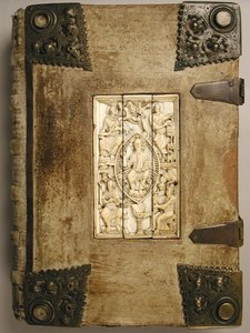 Plaque avec le Christ en majesté et les quatre évangélistes, 1000-1100