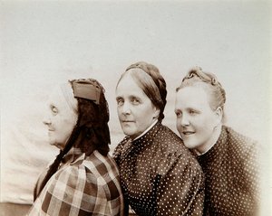 Portrait de trois femmes, Russie, 1890s - Unbekannt