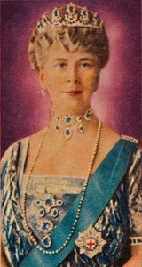 La reine Mary, épouse du roi George V, en robe de cour, 1935