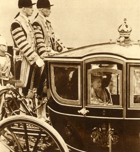 La reine Mary, dans son carrosse de verre, accompagnée de la reine Maud de Norvège, 1937 - Unbekannt