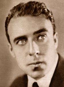 Raoul Walsh, réalisateur américain, 1933