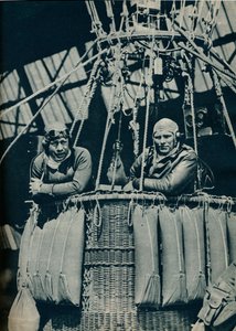 Prêt à tester des instruments pour tenter de battre le record de hauteur du monde en 1935, vers 1937 - Unbekannt