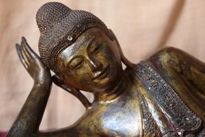 Statue de Bouddha couché. Gretz, France