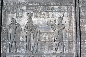 Relief sur le Mammisi romain, Temple d