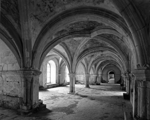Architecture romane : vue de la salle capitulaire de l