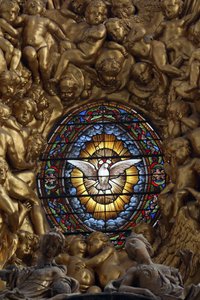 Basilique Saint-Maximin. Le Saint-Esprit. France