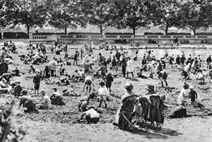 Fosse de sable, Bishops Park, Fulham, Londres, 1926-1927