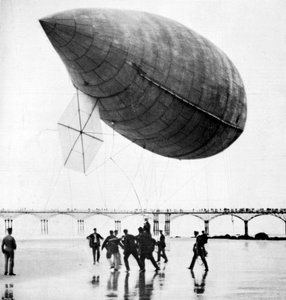 Le dirigeable de Santos-Dumont partant de Trouville, France, 1905 - Unbekannt