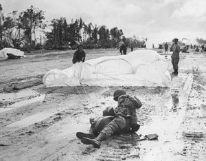 Seconde Guerre mondiale (1939-1945) : Île de Noemfoor (Numfor, Numfoor) (Pacifique) 3 juillet