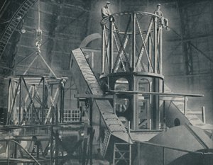 Section par section monte la grande charpente en acier du cylindre de Hooker, vers 1935 - Unbekannt