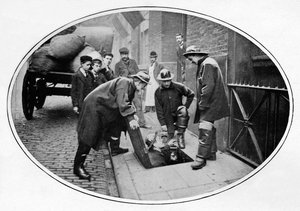 Égoutiers descendant, Londres, vers 1903 - Unbekannt