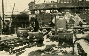 Navire approvisionnant en charbon dans des conditions glaciales, Première Guerre mondiale - Unbekannt