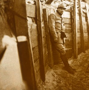 Soldat dans les tranchées, vers 1914-1918 - Unbekannt
