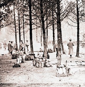 Soldats et sacs dans les bois, vers 1914-1918 - Unbekannt