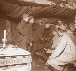 Soldats dans un abri, Genicourt, nord de la France, vers 1914-1918 - Unbekannt