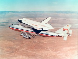 Navette spatiale montée sur un avion Boeing 747, 1977